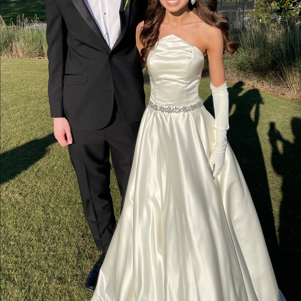 Jovani size 00 white ballgown